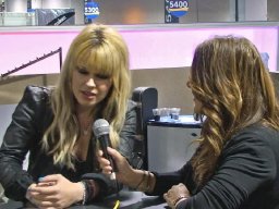 NAMM 2011 - Orianthi on Helix HD Strings